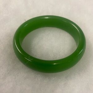 Elegant Green Jade Bangle Bracelet